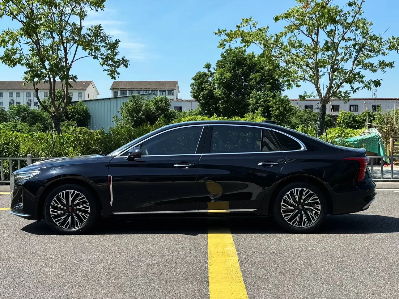 Hongqi H5