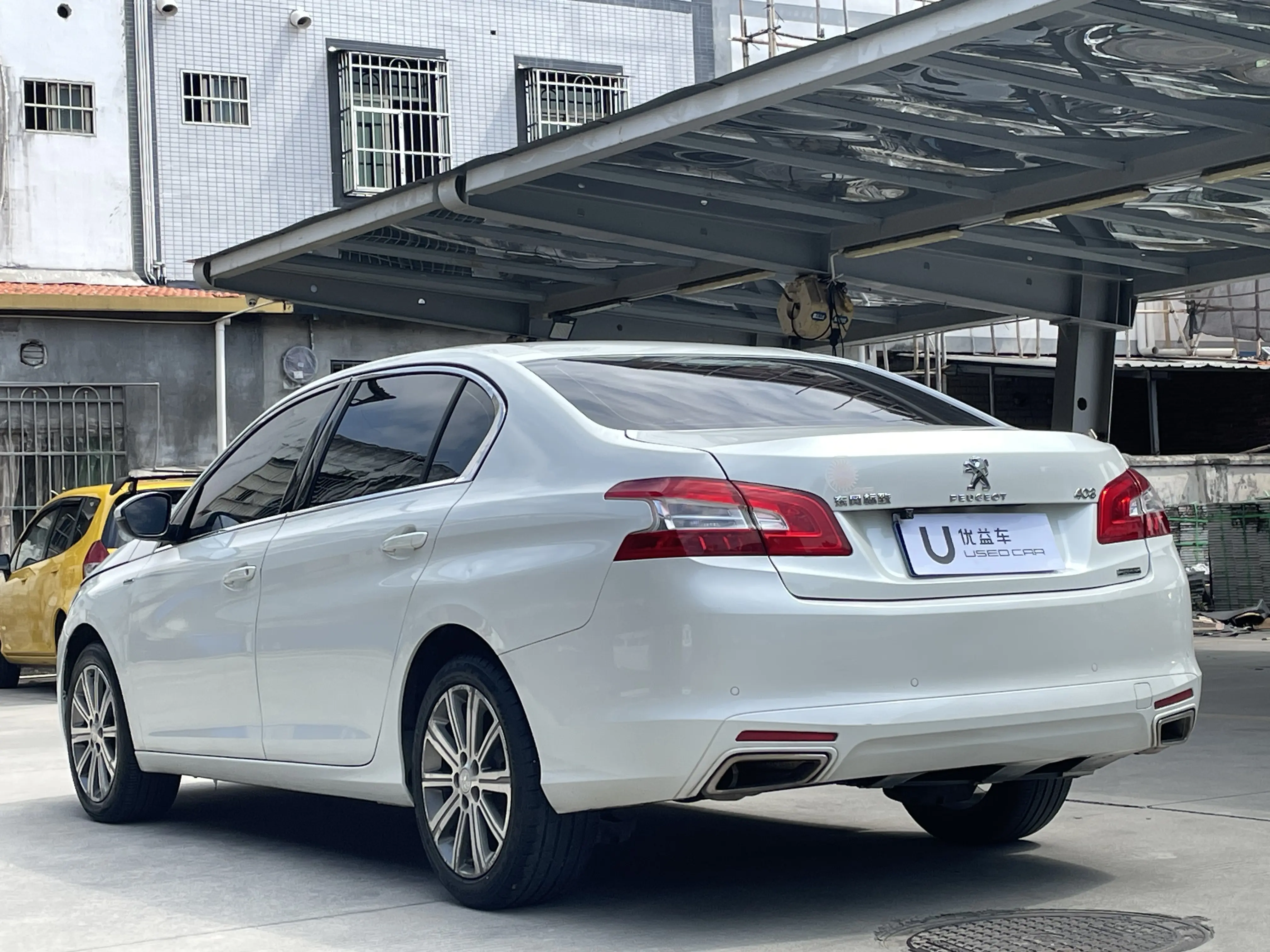 Peugeot 408