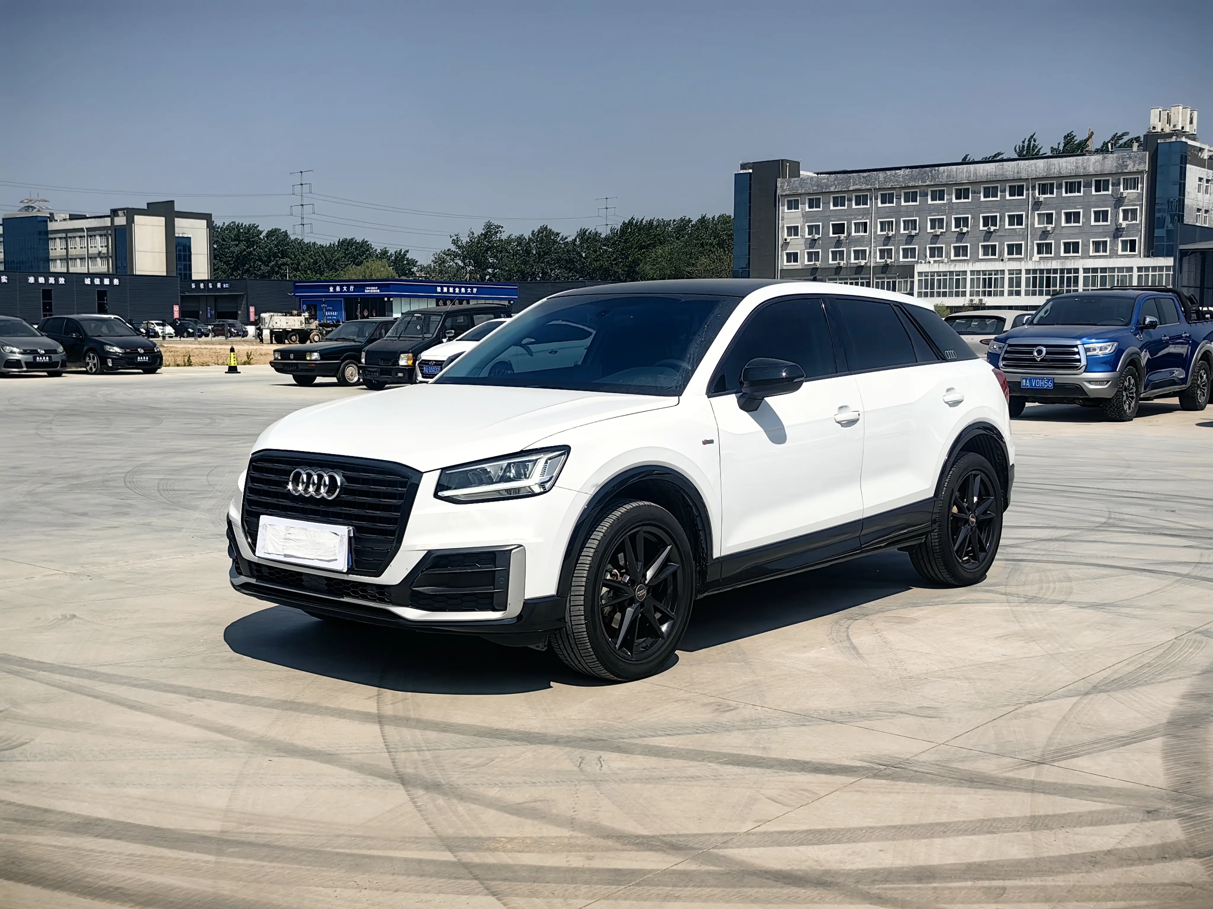 Audi Q2L
