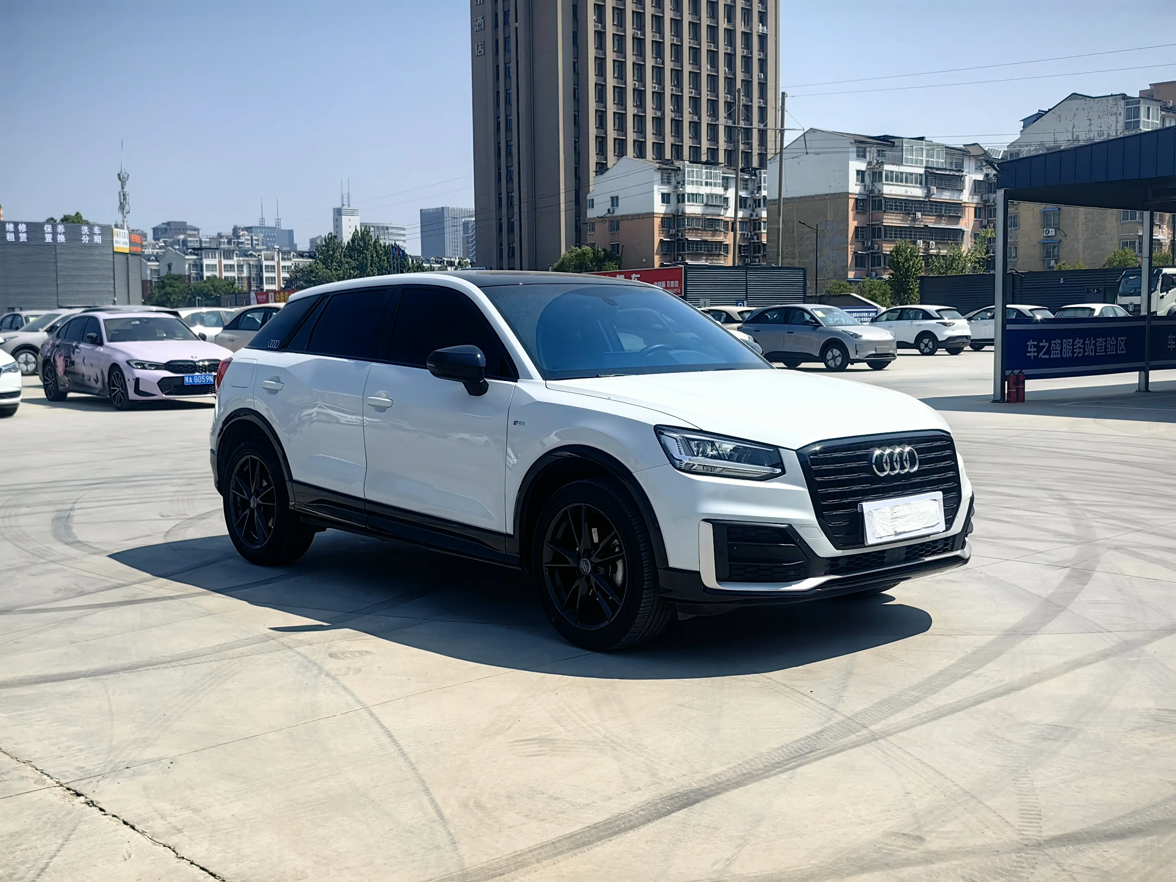 Audi Q2L