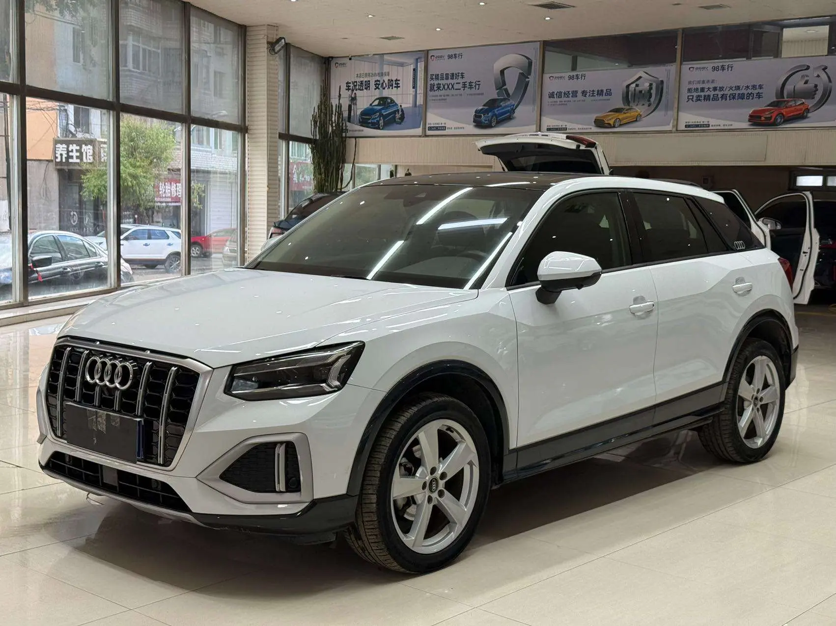 Audi Q2L