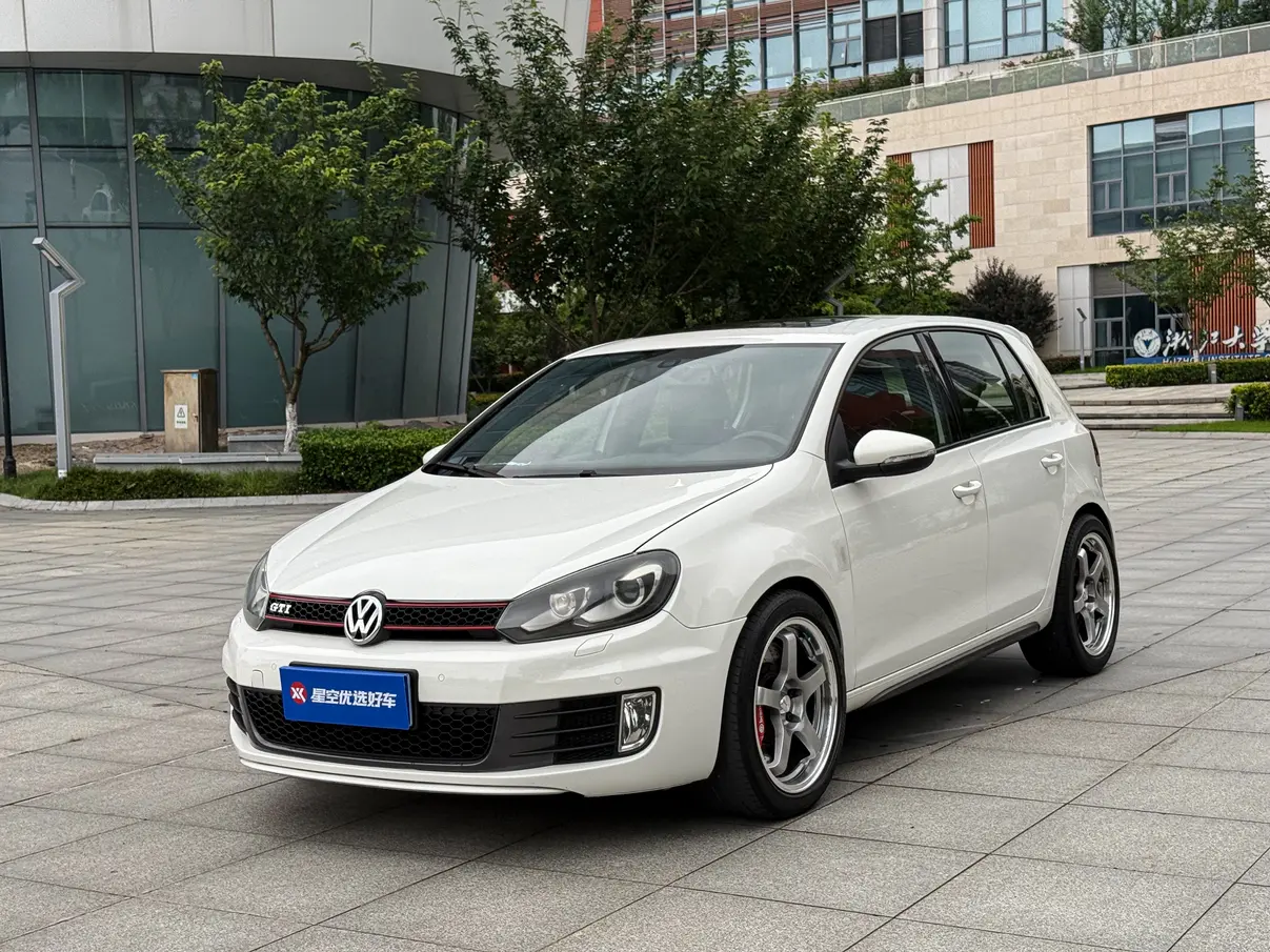 Volkswagen Golf GTI