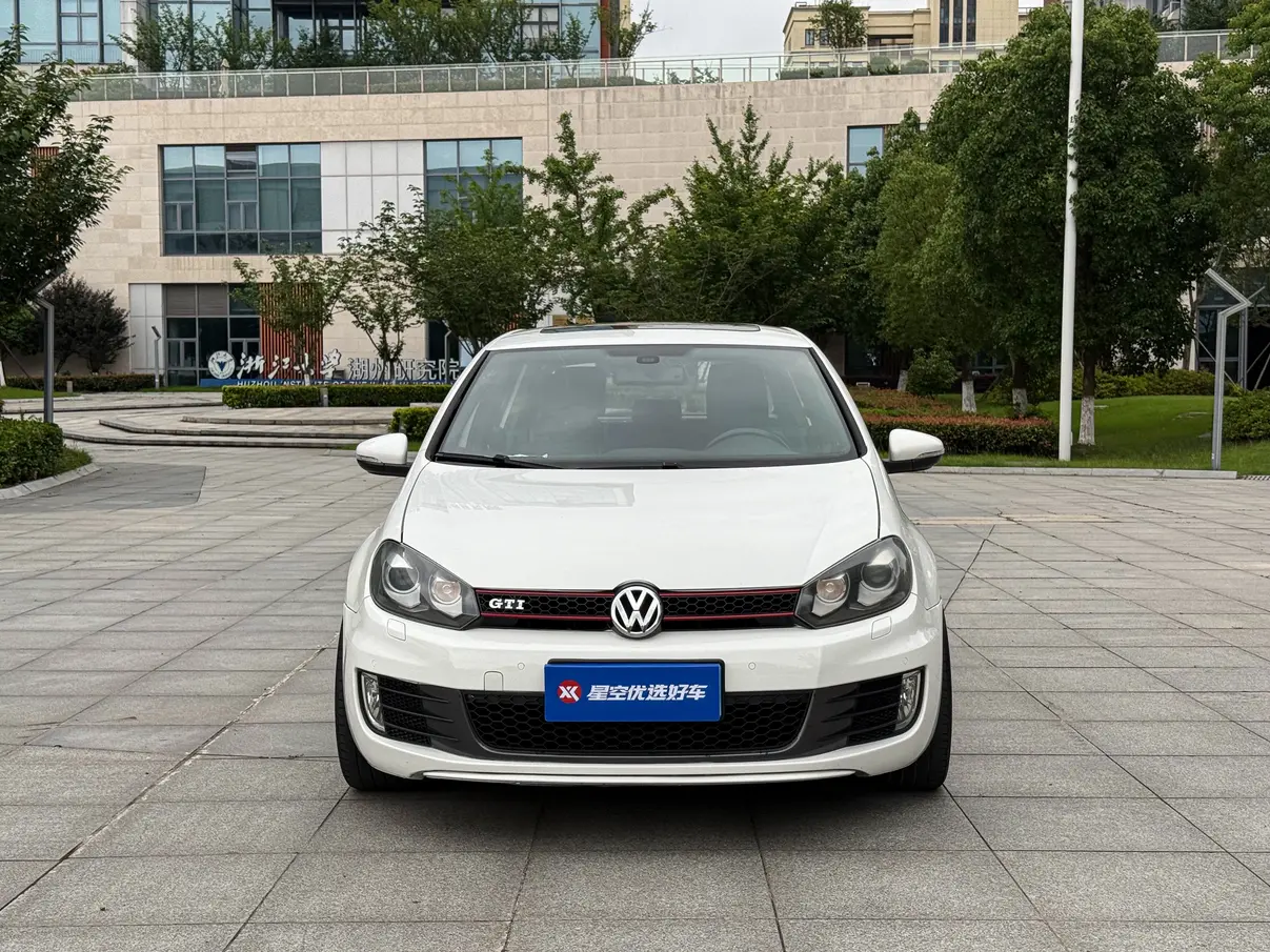 Volkswagen Golf GTI