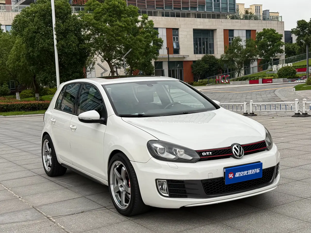 Volkswagen Golf GTI