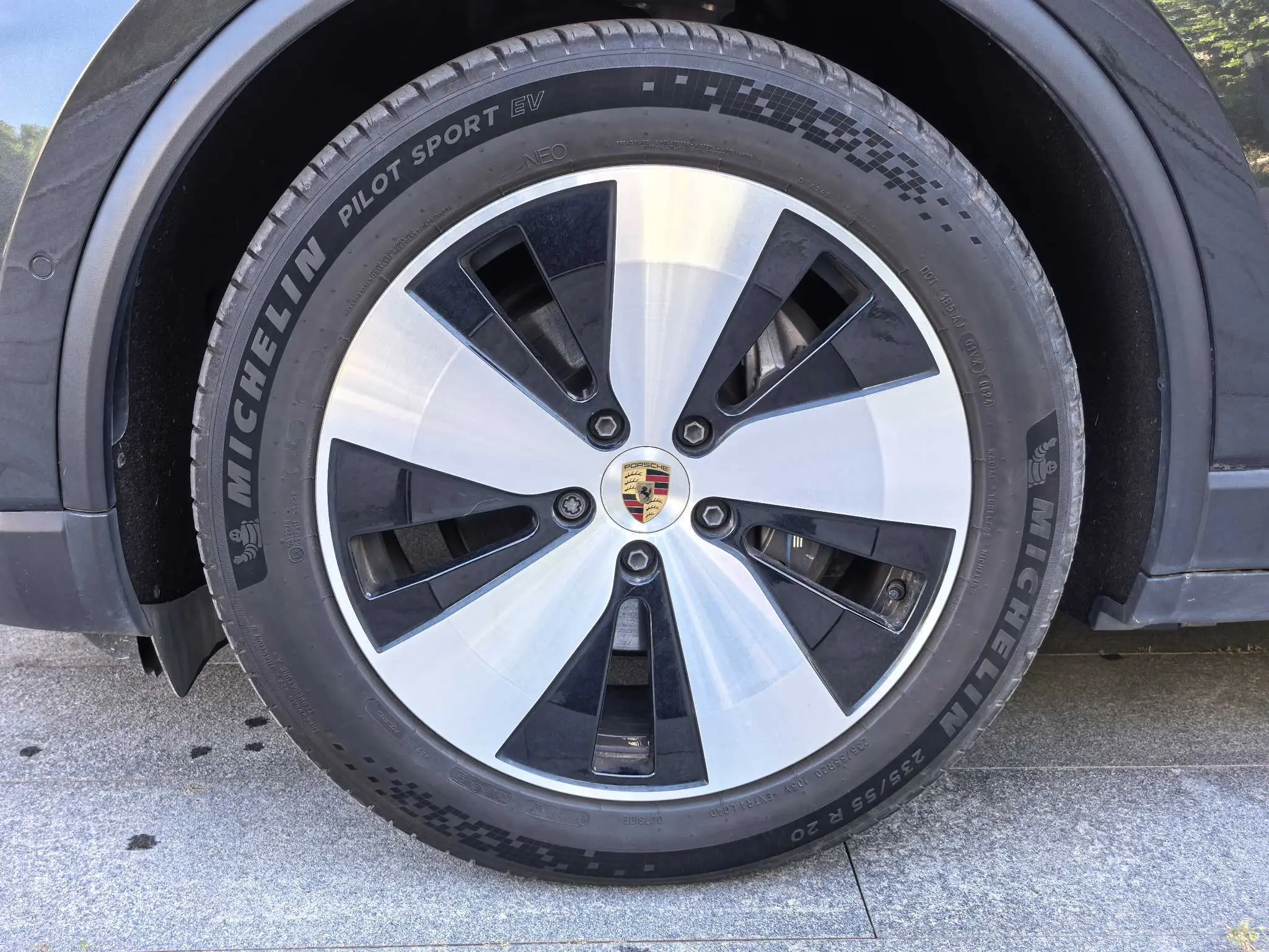 Porsche Macan EV