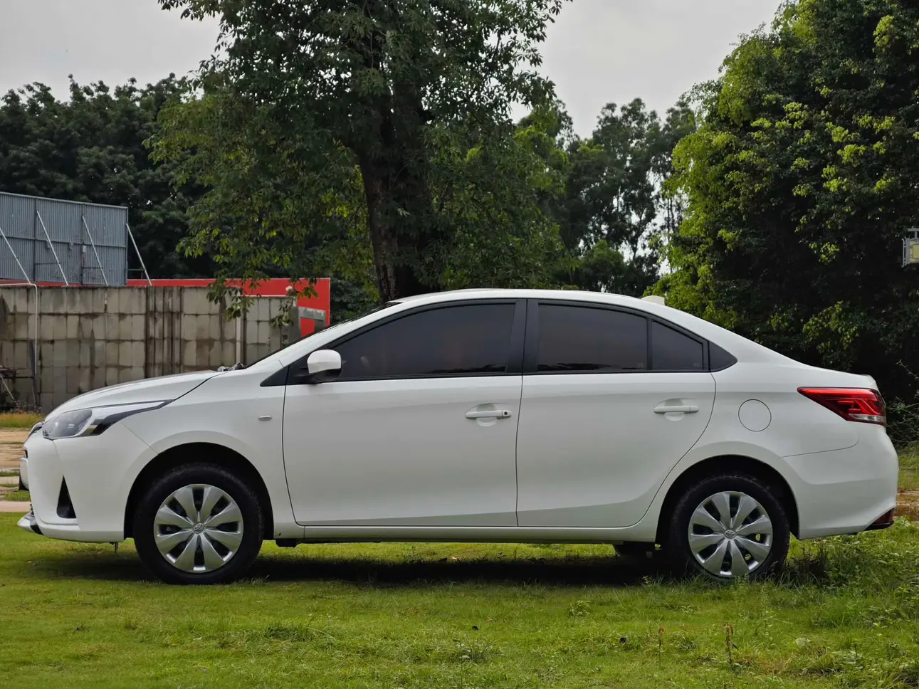 Toyota YARiS L Enjoy