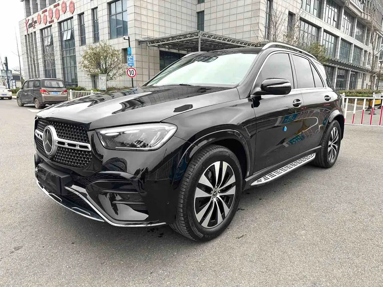 Mercedes-Benz GLE (Imported)