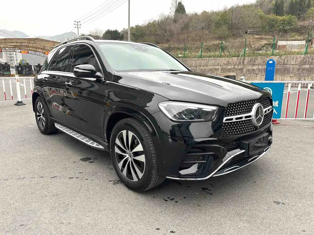 Mercedes-Benz GLE (Imported)