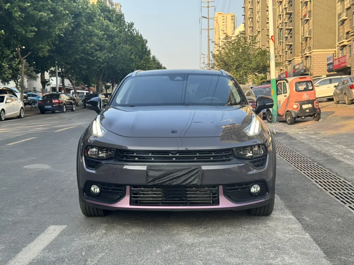 Lynk & Co 02