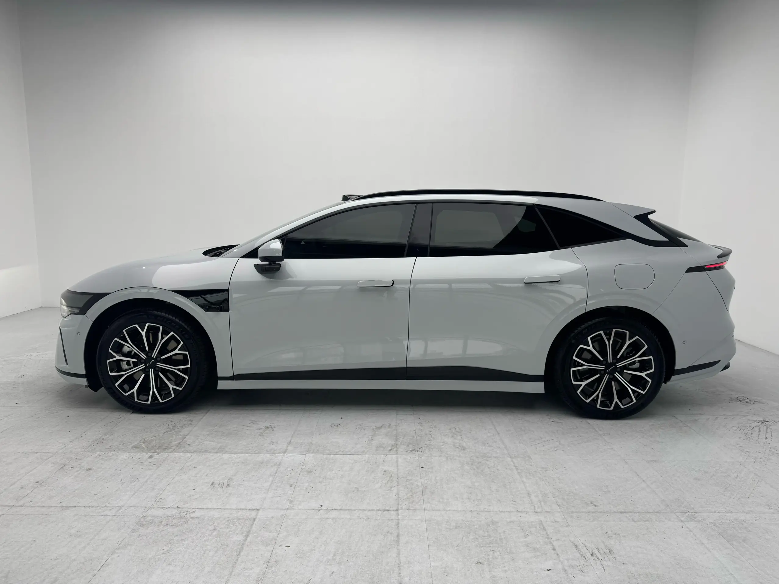 ZEEKR 007GT
