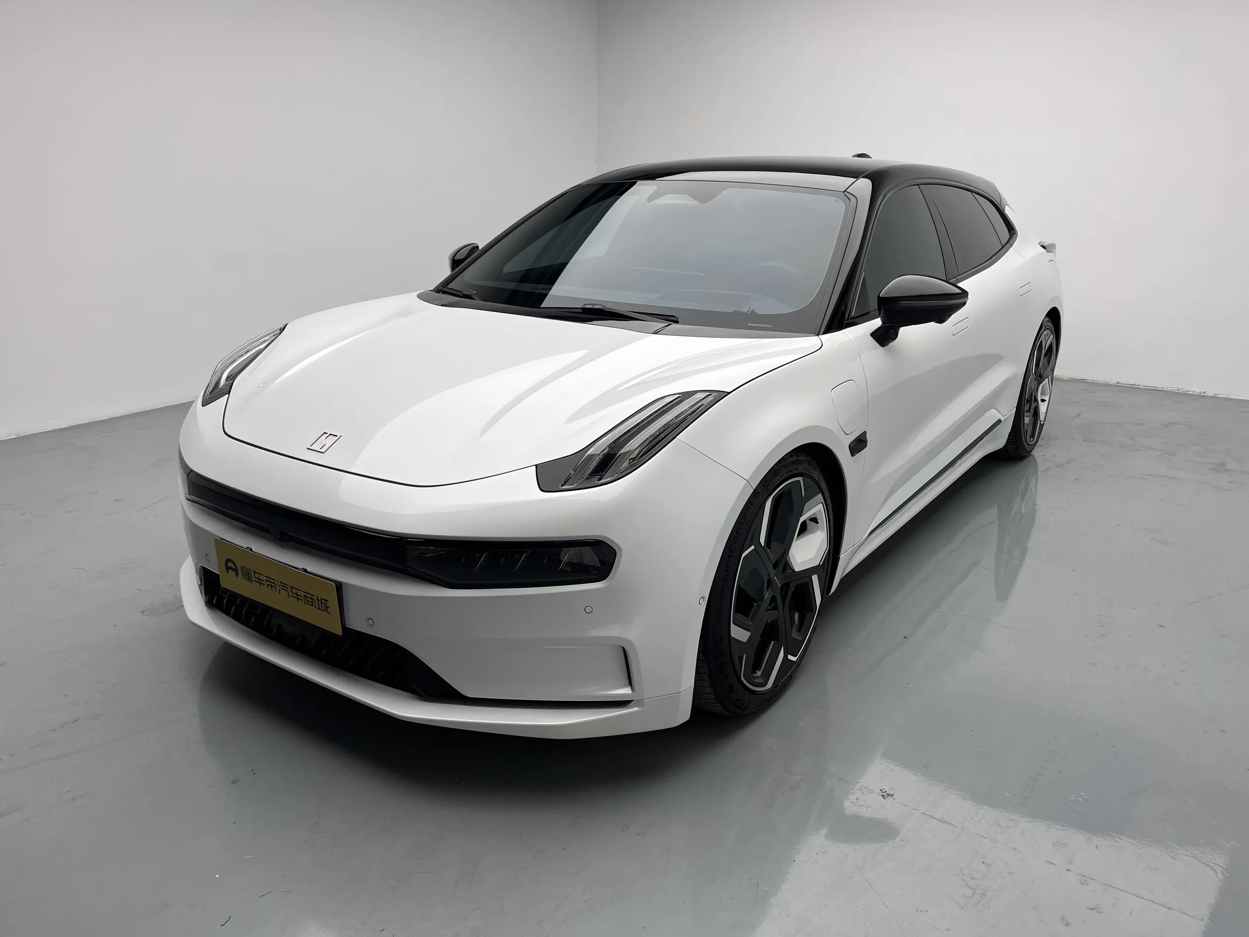 ZEEKR 001