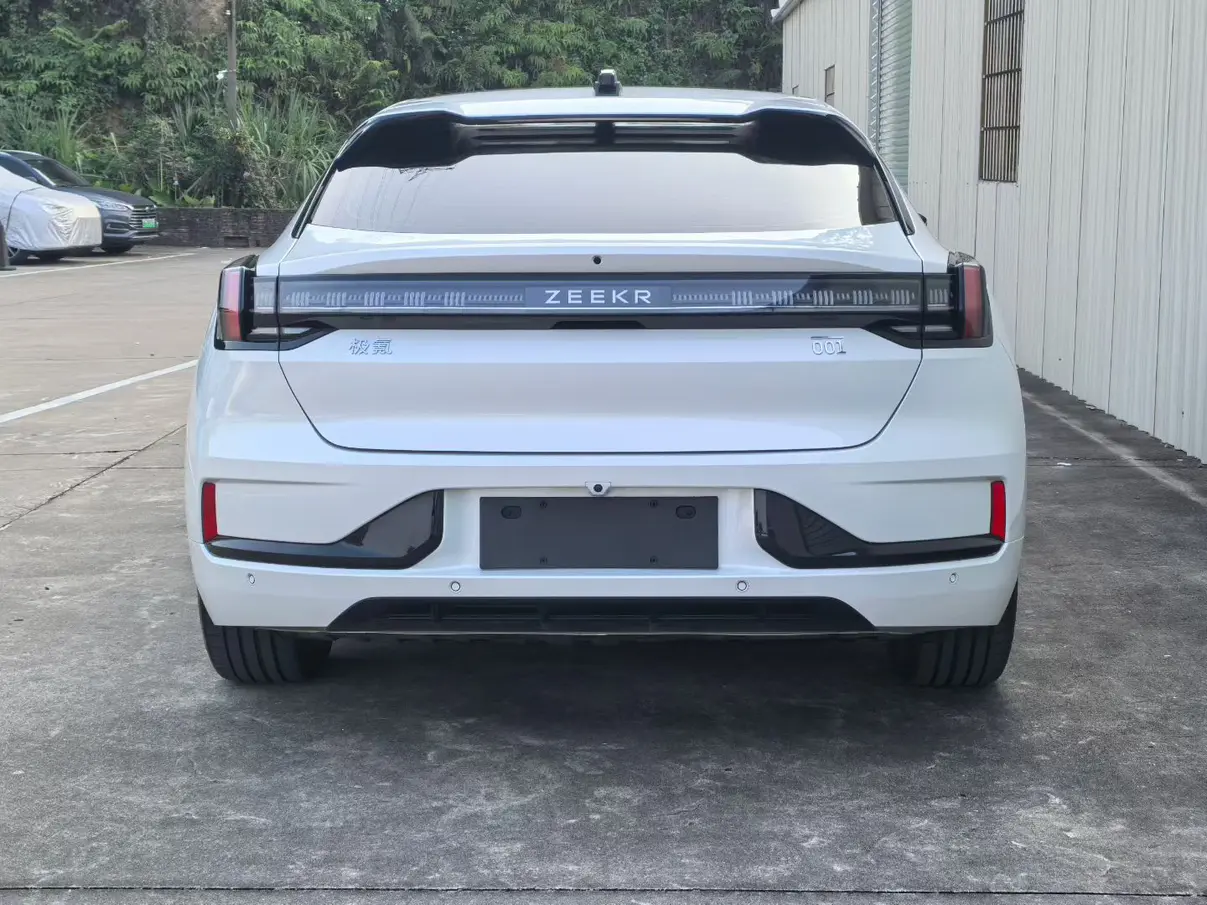 ZEEKR 001