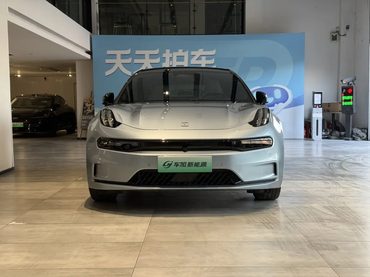 ZEEKR 001