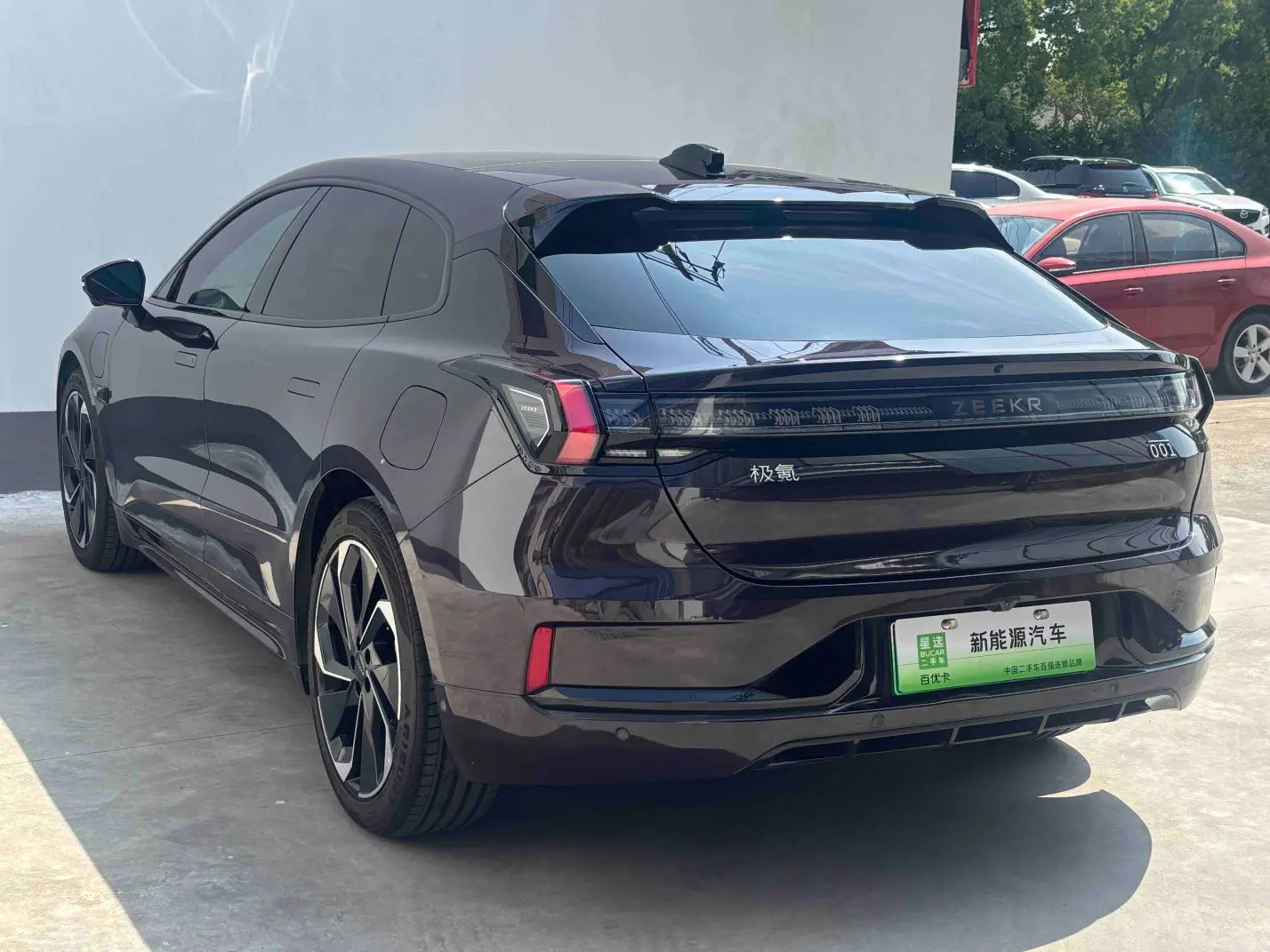 ZEEKR 001