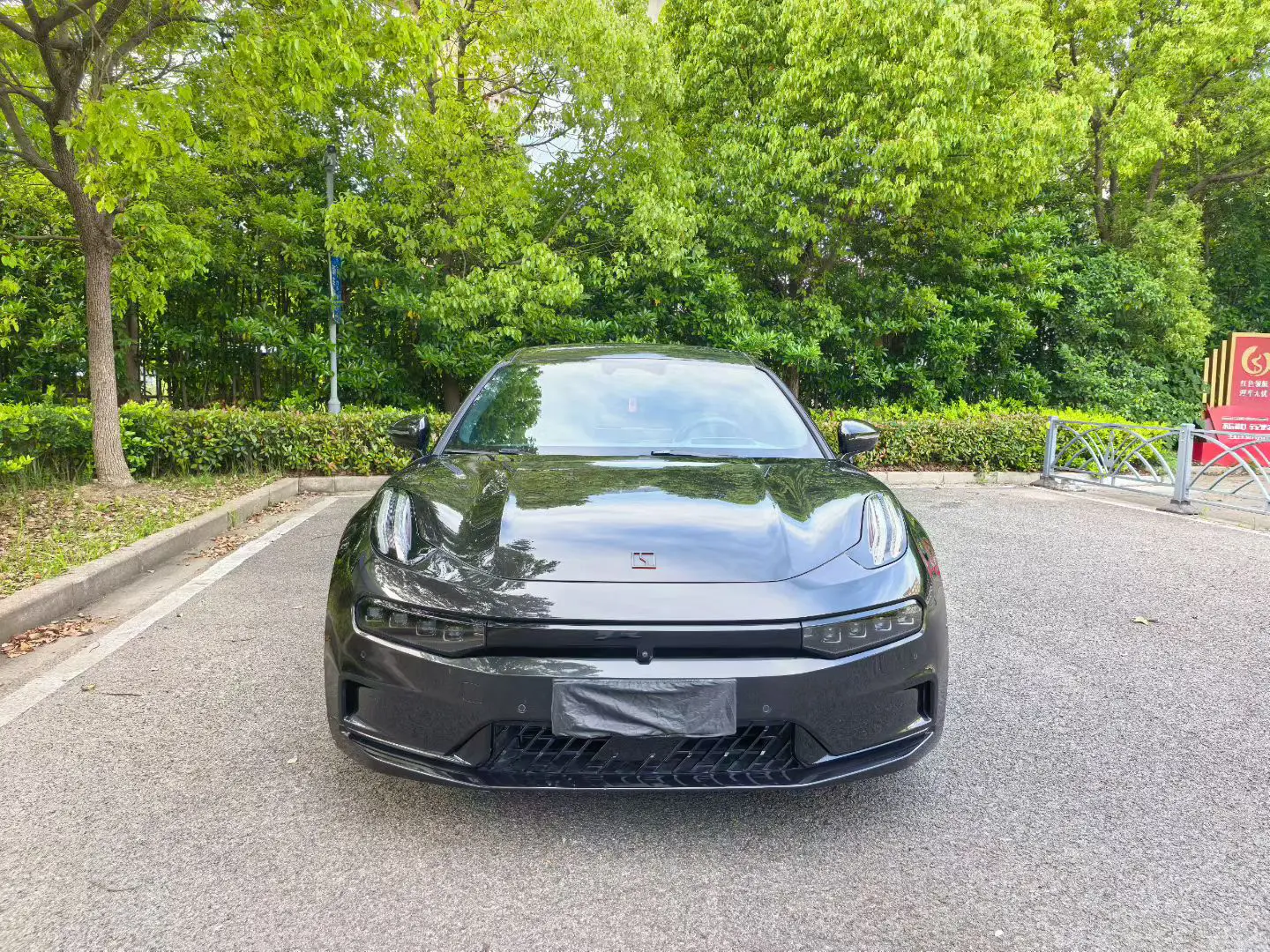 ZEEKR 001