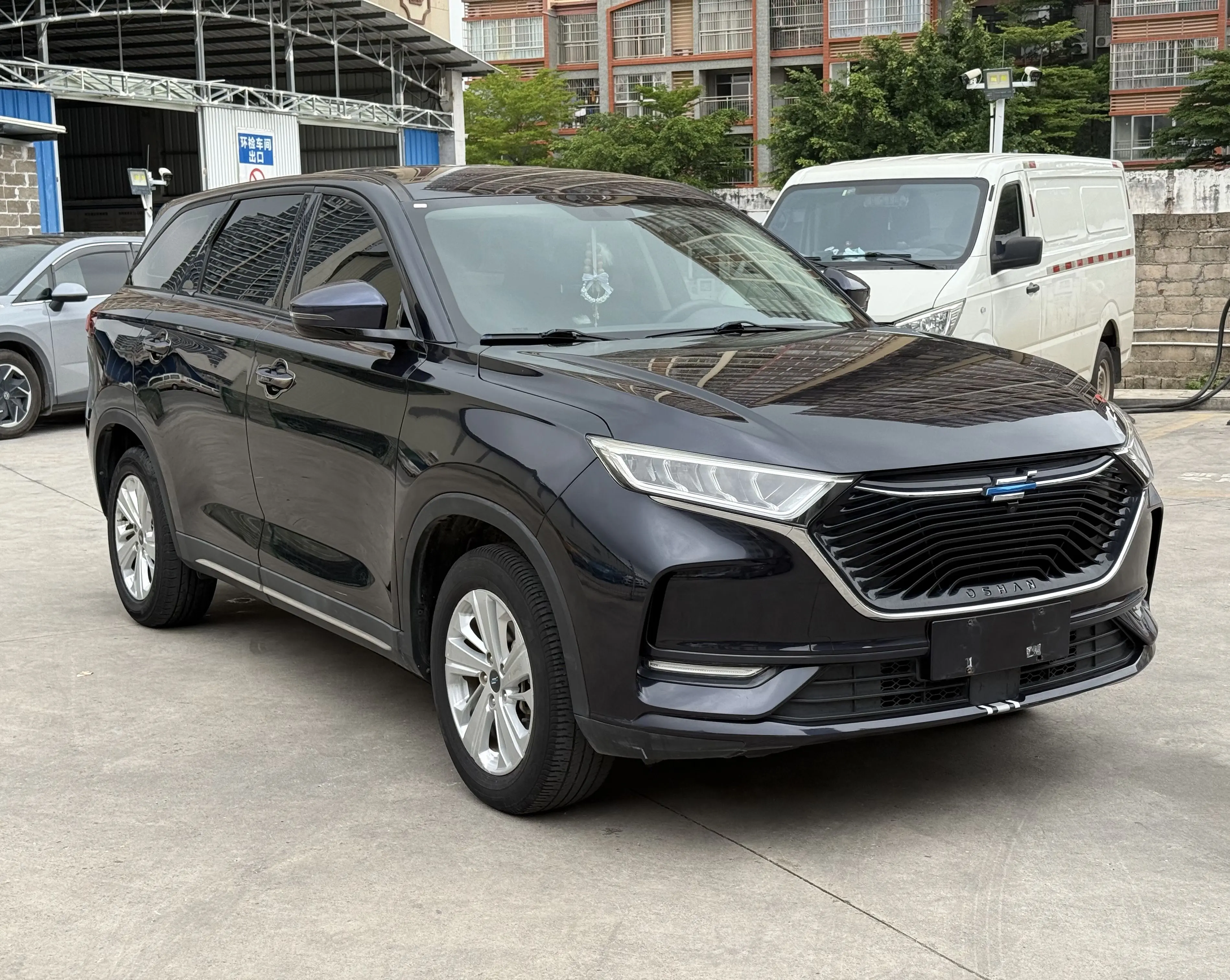 Oshan Changan Auchan X7
