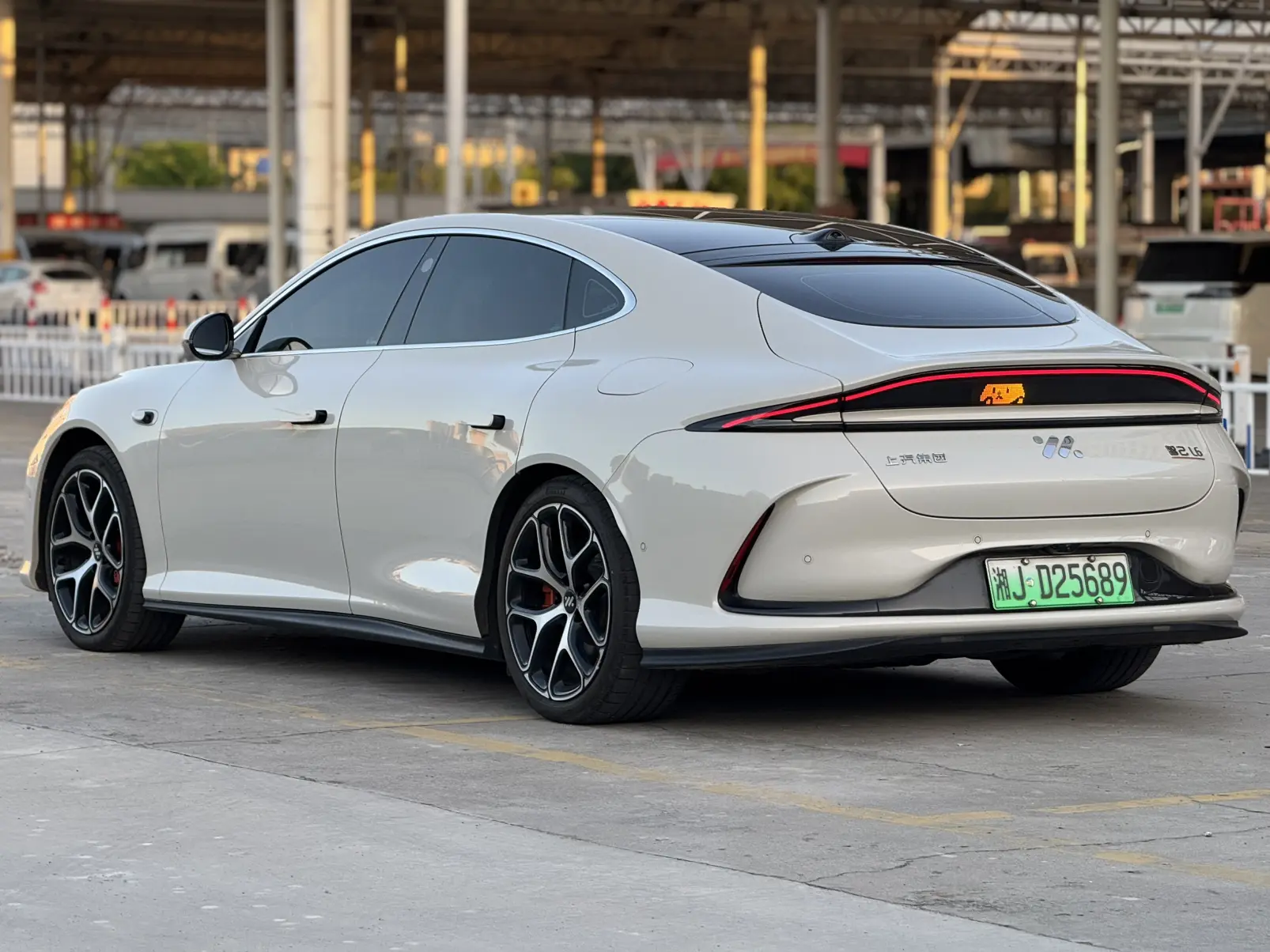 IM Motors L6
