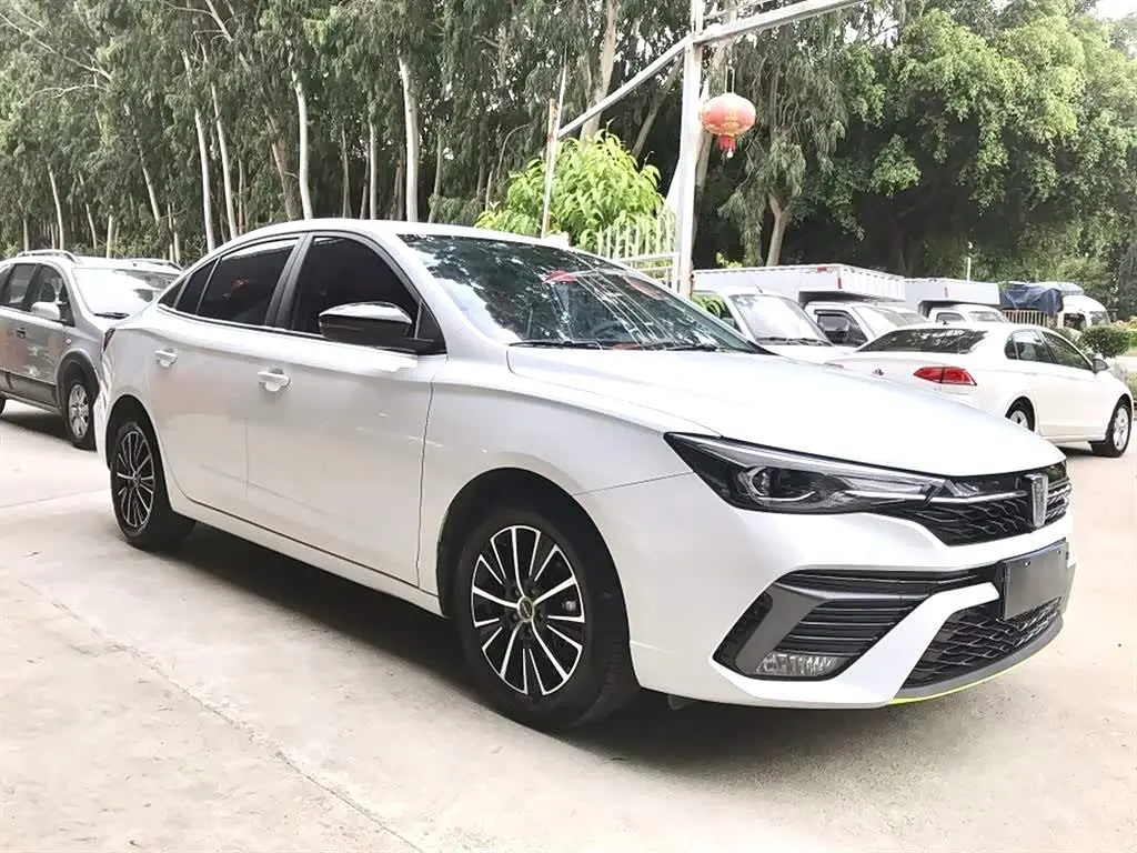 Roewe i5