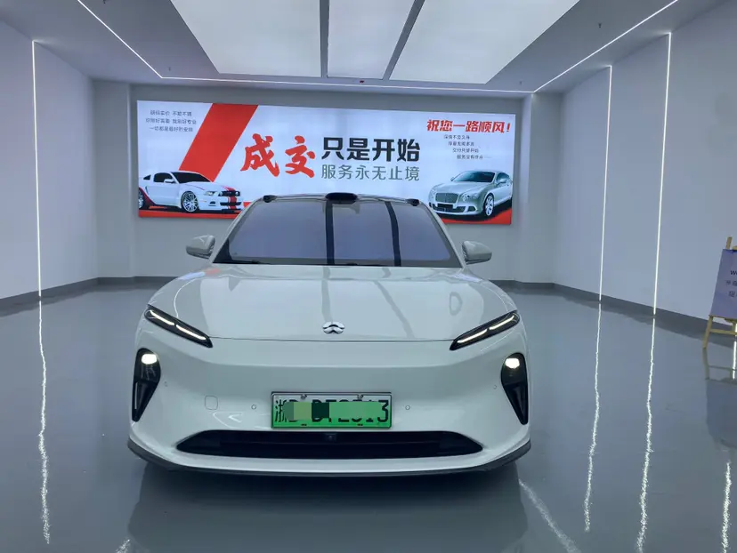 NIO ET5