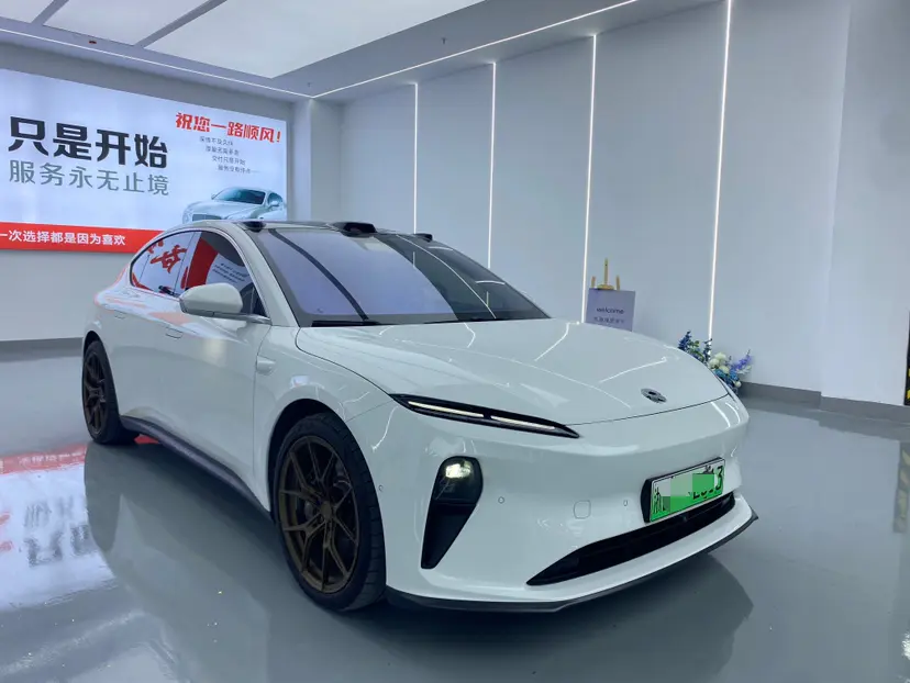 NIO ET5
