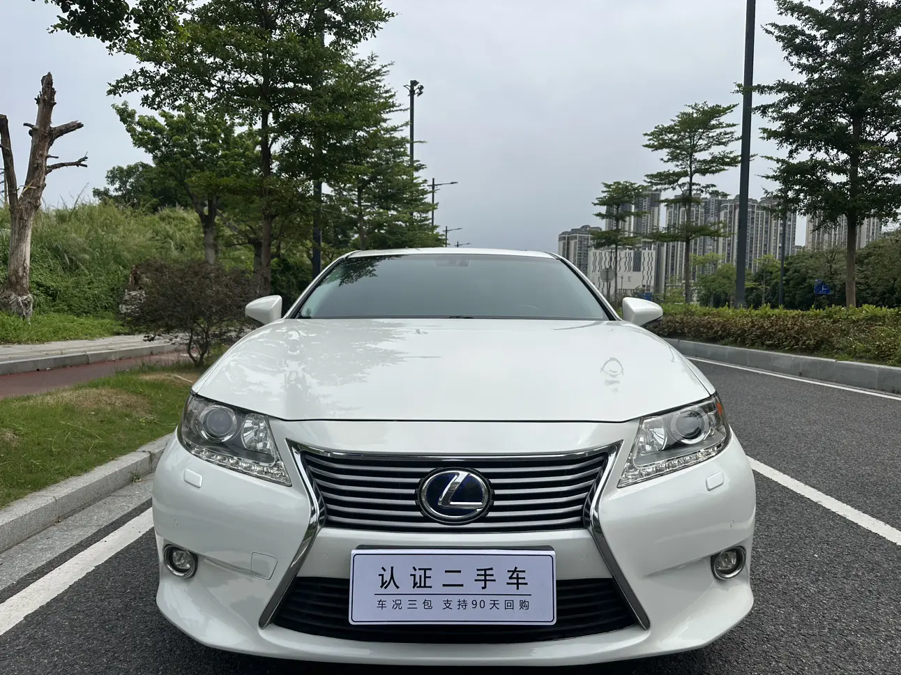 Lexus ES