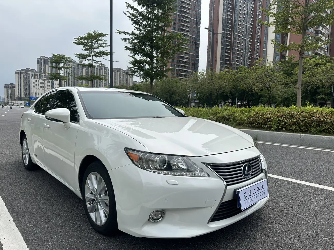 Lexus ES