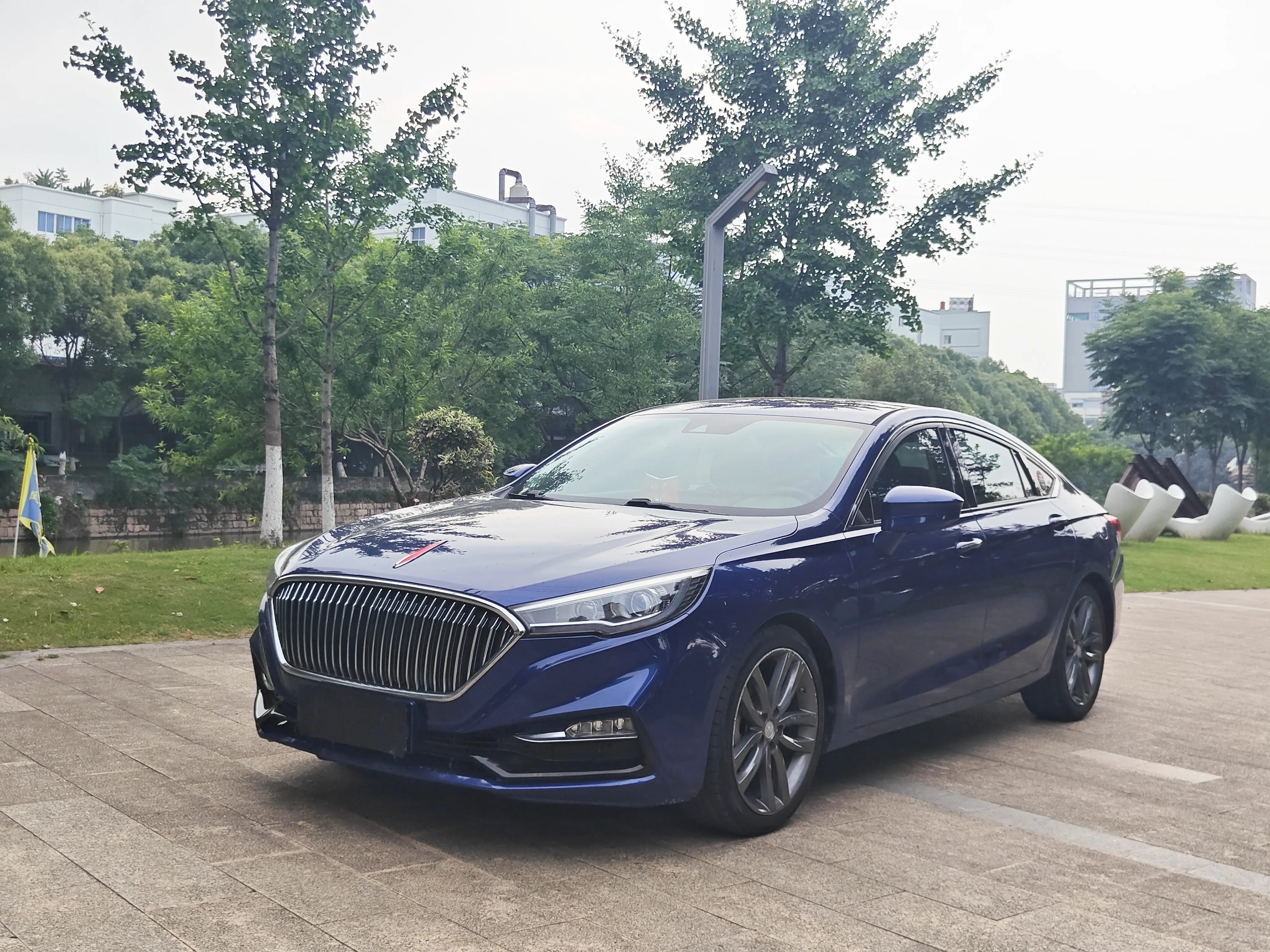 Hongqi H5 classic