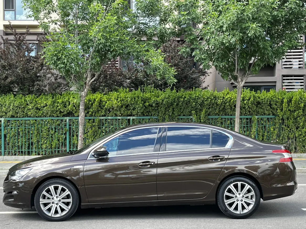 Peugeot 408