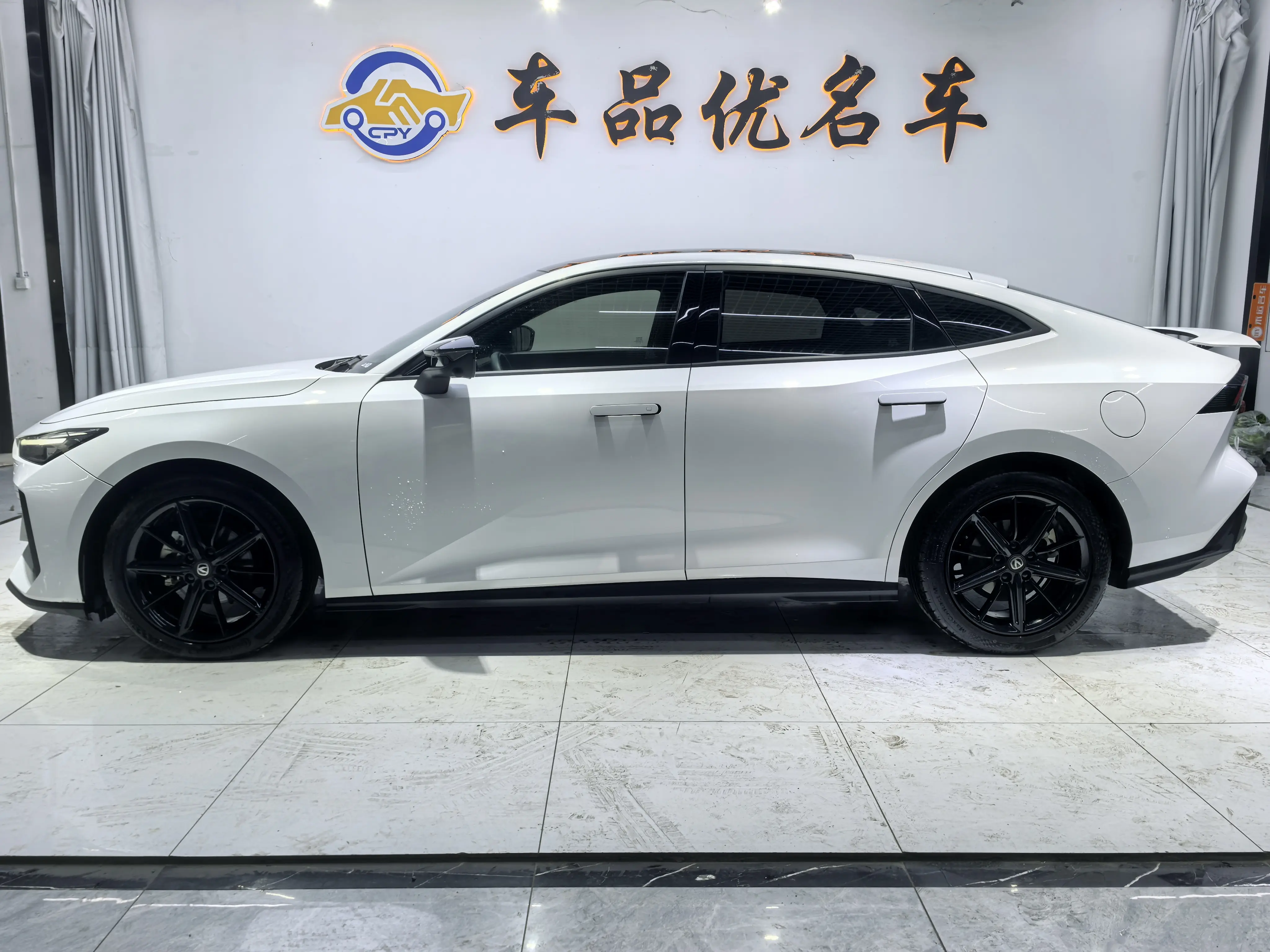 Changan UNI-V