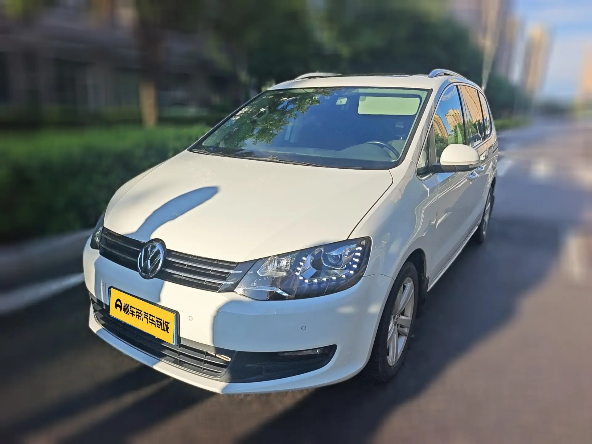 Volkswagen Sharon