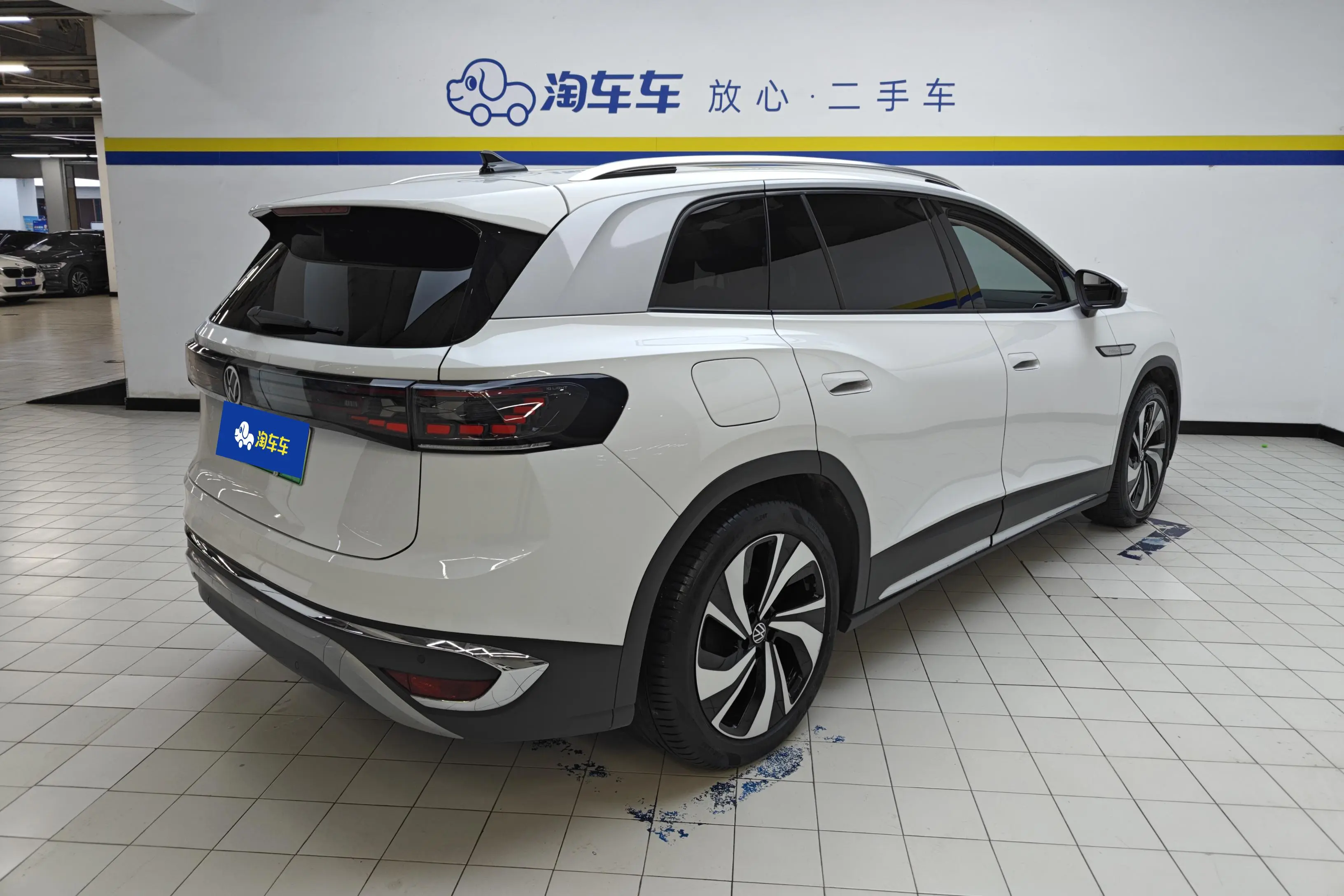Volkswagen ID.6 CROZZ