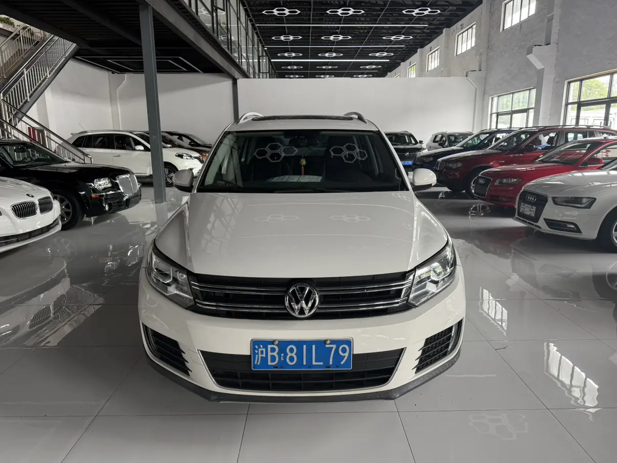 Volkswagen Tiguan (Tharu)
