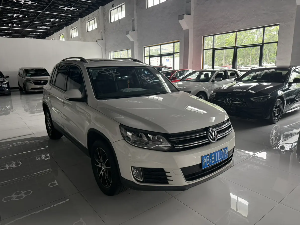 Volkswagen Tiguan (Tharu)
