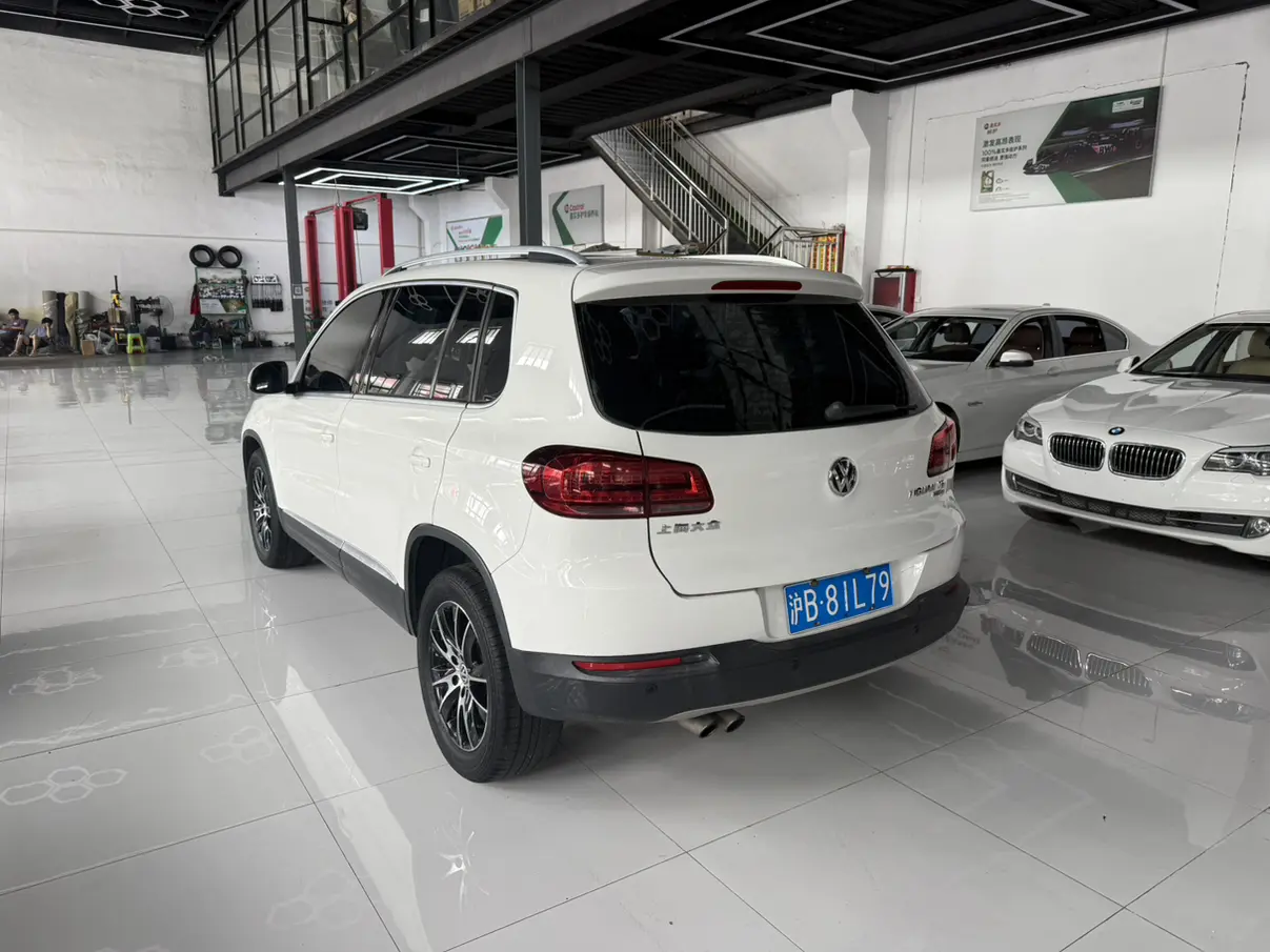 Volkswagen Tiguan (Tharu)