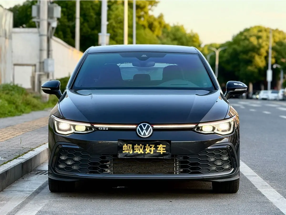 Volkswagen Golf GTI