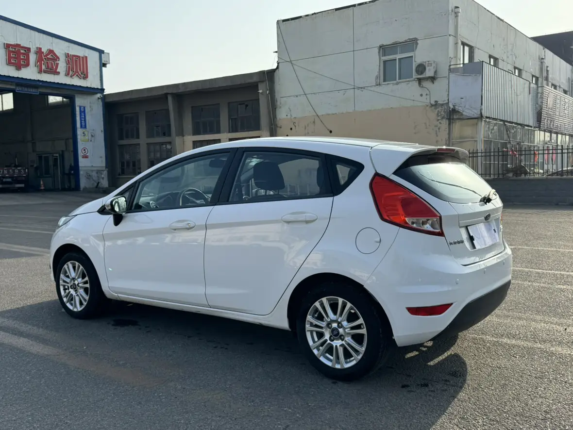 Ford Carnival