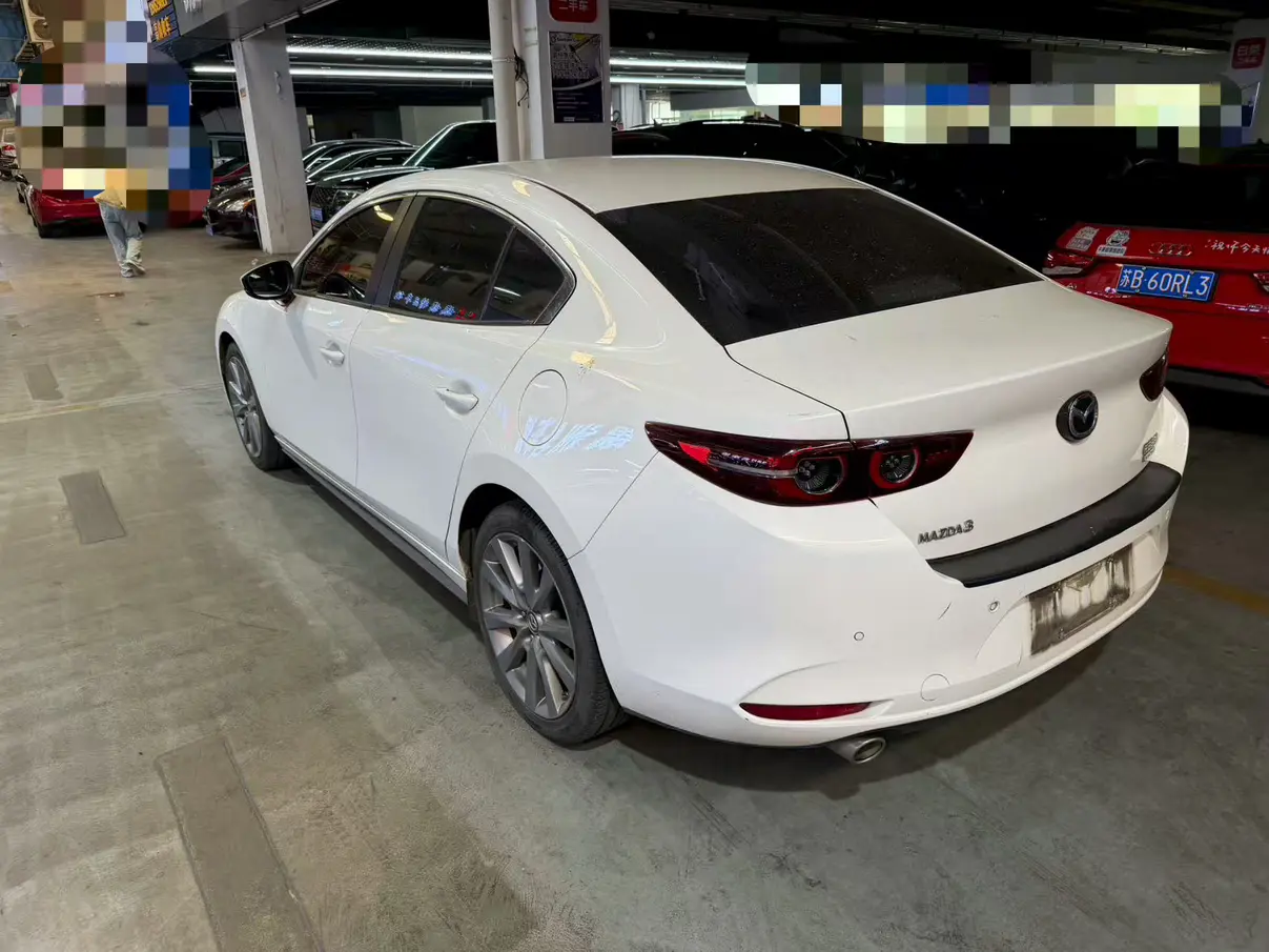 Mazda Axela