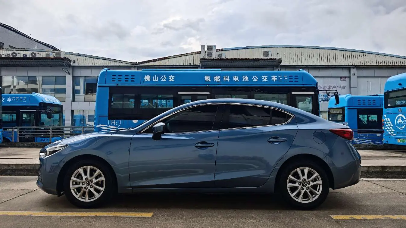 Mazda Axela