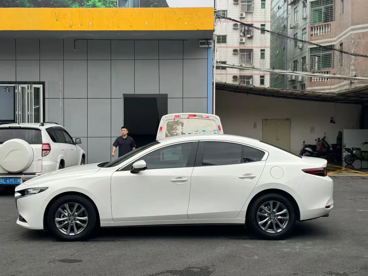 Mazda Axela