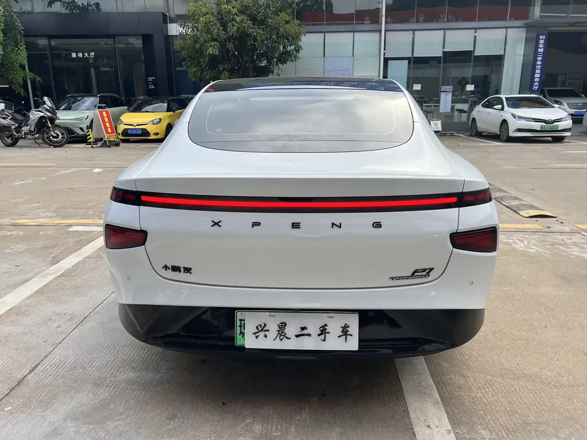 Xpeng P7
