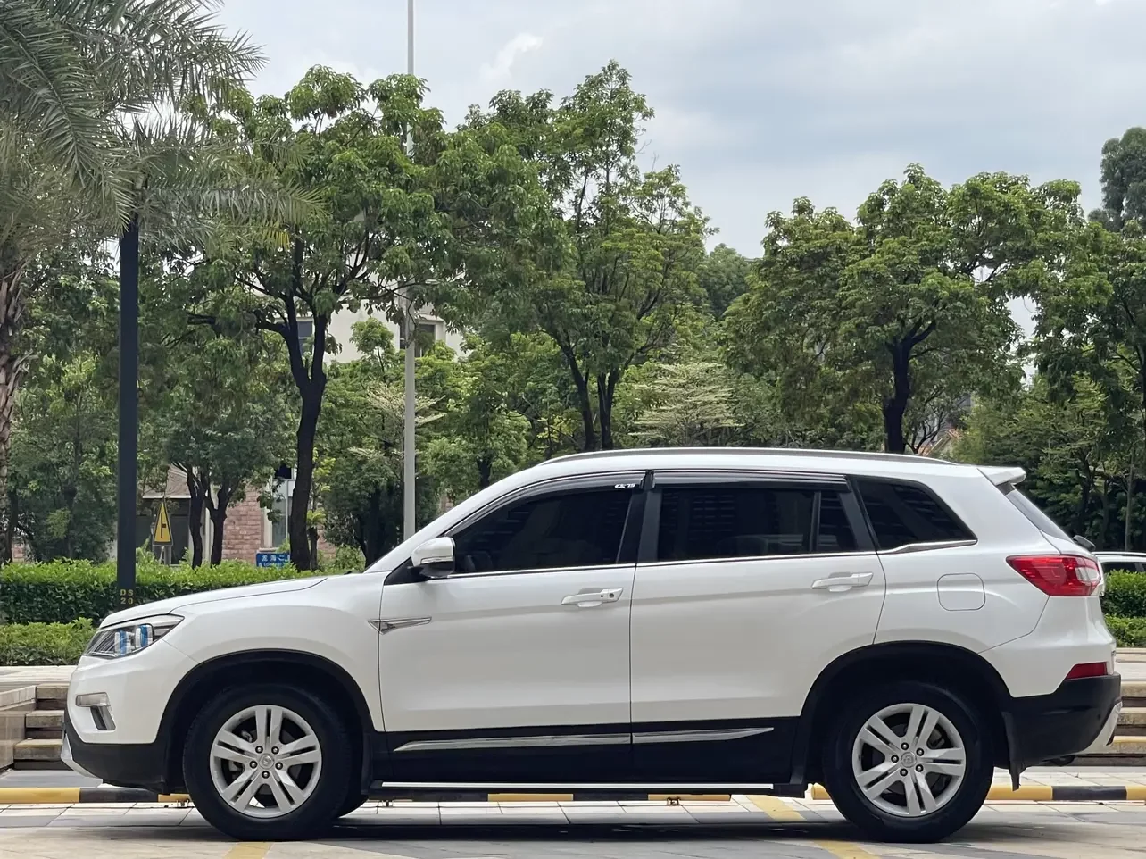Changan CS75