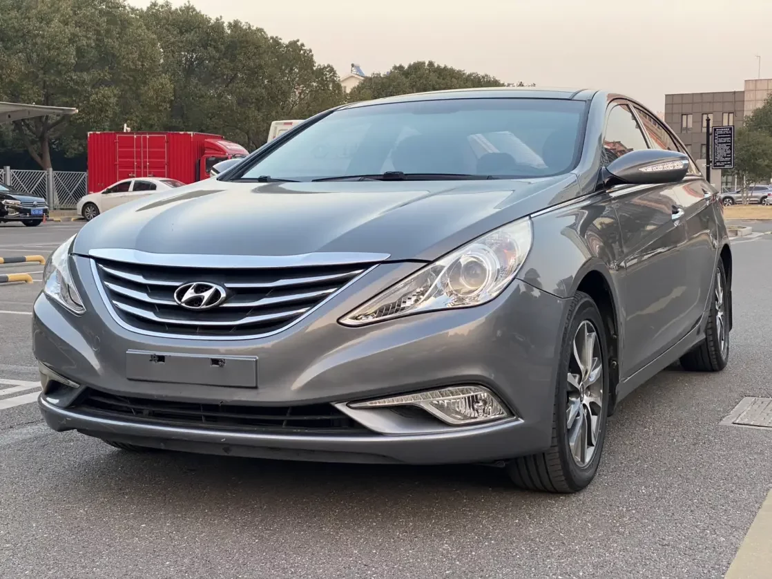 Hyundai sonata eight