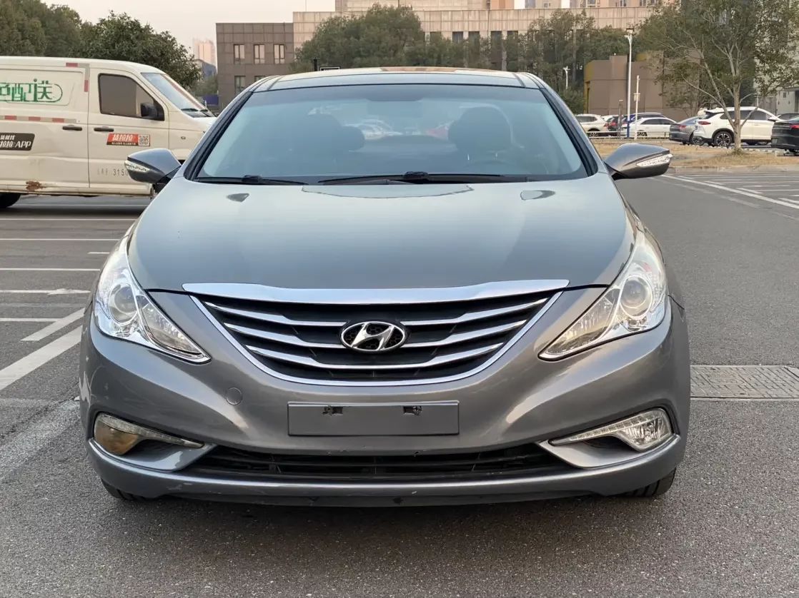 Hyundai sonata eight