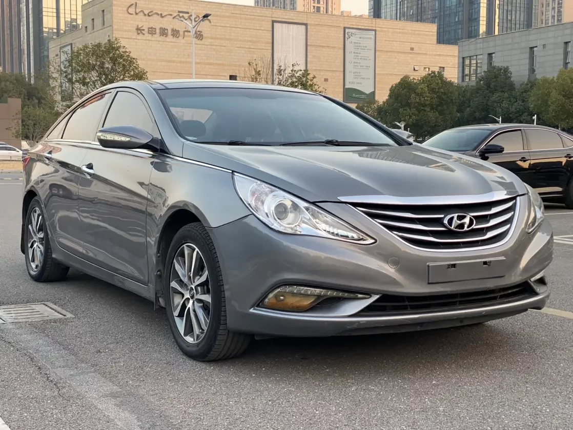 Hyundai sonata eight