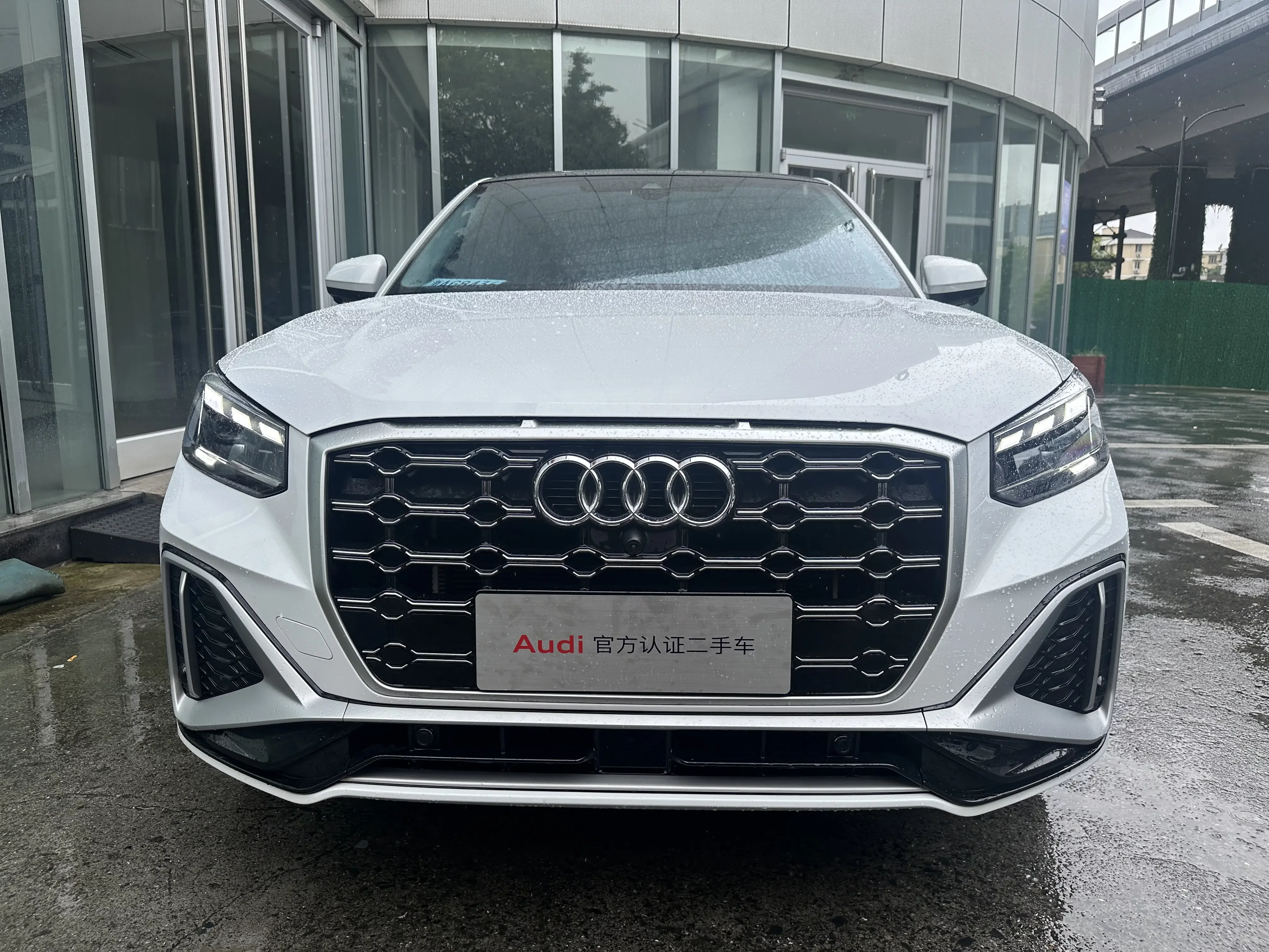Audi Q2L