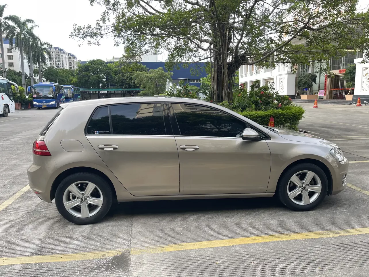 Volkswagen golf