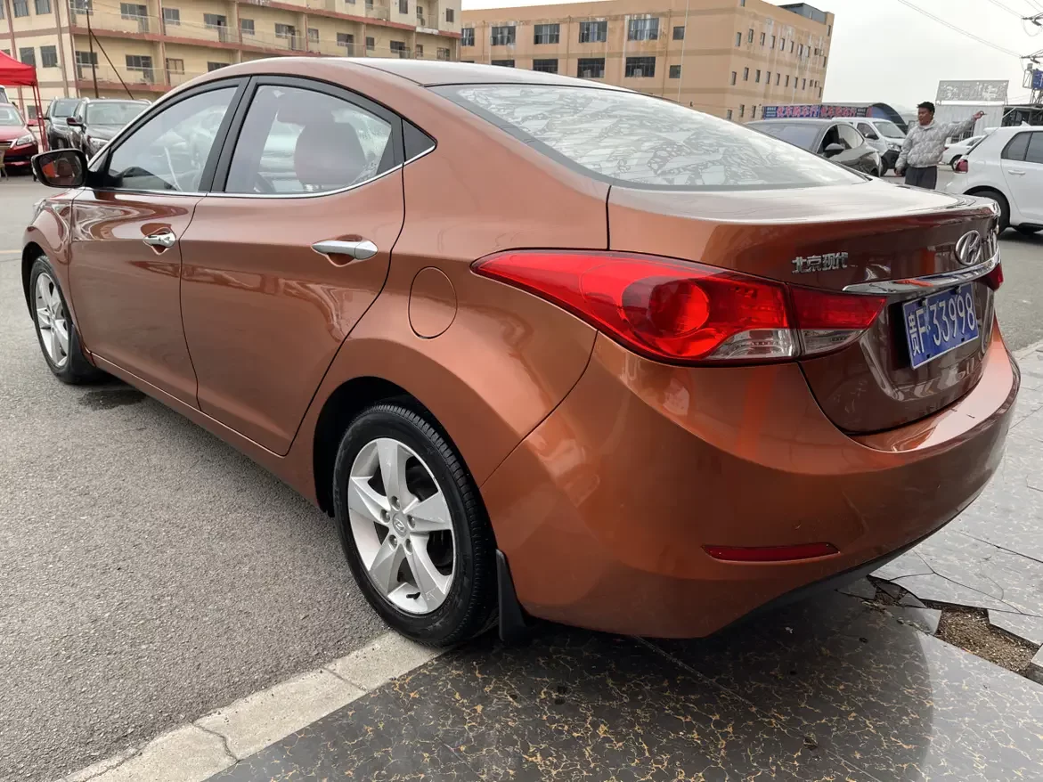 Hyundai Elantra