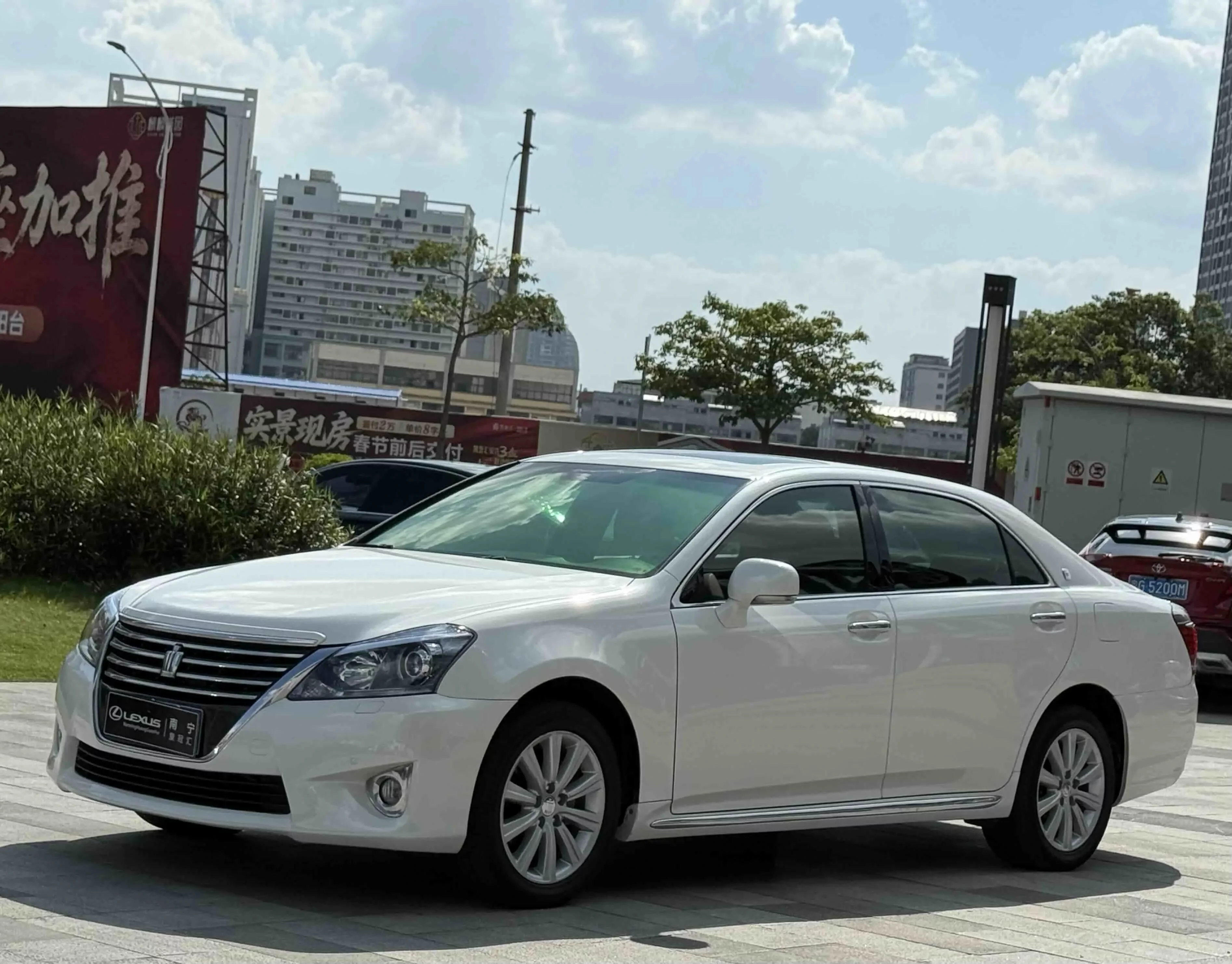 Toyota crown