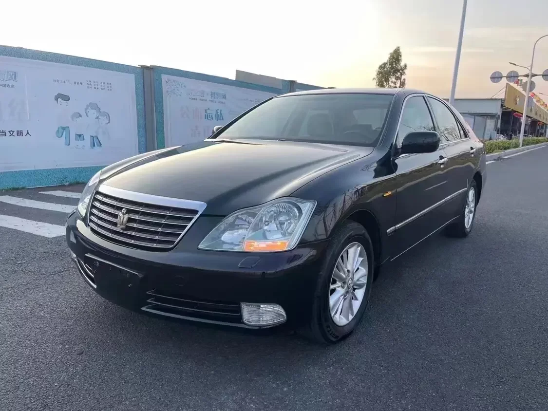 Toyota crown