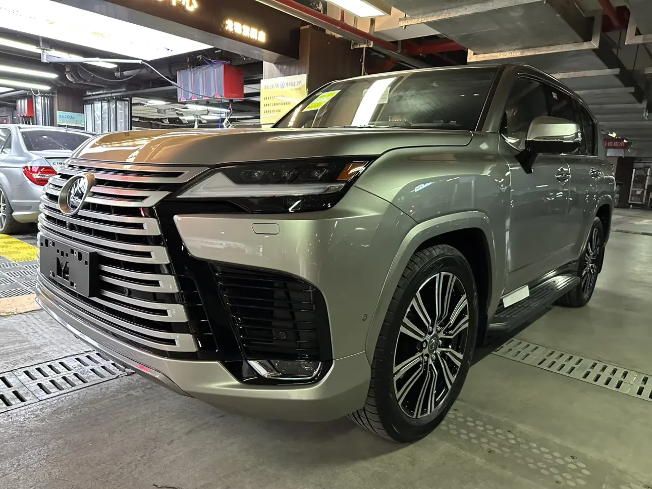 Lexus LX
